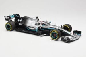 Mercedes AMG Petronas W10 #44 L. Hamilton F1 World Champion 2019 Minichamps 1:18 110190044 Metal - imagen 4 de 6
