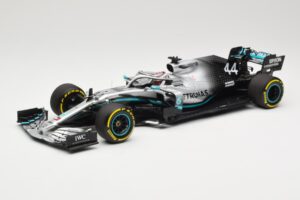 Mercedes AMG Petronas W10 #44 L. Hamilton F1 World Champion Dealer Edition 2019 Minichamps 1:18 B66960567 Metal