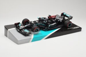 Mercedes AMG Petronas W12 E Performance #44 L. Hamilton Bahrain GP 2021 Minichamps 1:18 113210144 Metal - imagen 2 de 6
