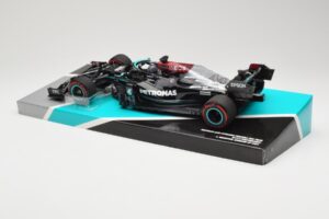 Mercedes AMG Petronas W12 E Performance #44 L. Hamilton Bahrain GP 2021 Minichamps 1:18 113210144 Metal - imagen 5 de 6