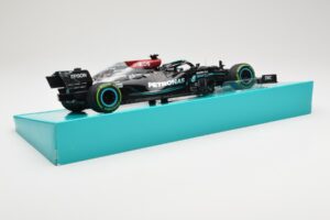 Mercedes AMG Petronas W12 E Performance #44 L. Hamilton Russian GP 2021 Minichamps 1:18 113211544 Metal - imagen 3 de 6