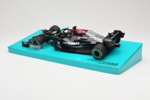 Mercedes AMG Petronas W12 E Performance #44 L. Hamilton Russian GP 2021 Minichamps 1:18 113211544 Metal - imagen 5 de 6
