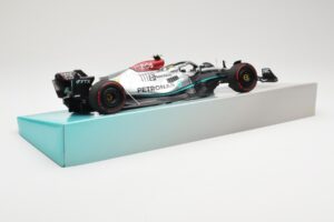 Mercedes AMG Petronas W13 E Performance #44 L. Hamilton 2022 Minichamps 1:18 113220044 Metal - imagen 3 de 6