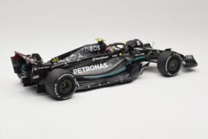 Mercedes AMG Petronas W14 E Performance #44 L. Hamilton Bahrain GP 2023 Minichamps 1:18 110230144 Metal - imagen 2 de 6