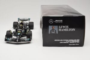 Mercedes AMG Petronas W14 E Performance #44 L. Hamilton Bahrain GP 2023 Minichamps 1:18 110230144 Metal - imagen 6 de 6