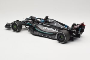 Mercedes AMG Petronas W14 E Performance #63 G. Russell Australian GP 2023 Minichamps 1:18 110230363 Metal - imagen 5 de 6