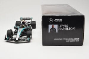 Mercedes AMG Petronas W15 E Performance #44 L. Hamilton 2024 Minichamps 1:18 110240144 Metal - imagen 6 de 6