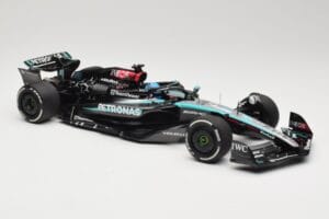 Mercedes AMG Petronas W15 E Performance #63 G. Russell Winner Austrian GP 2024 Minichamps 1:18 110241163 Metal - imagen 4 de 6