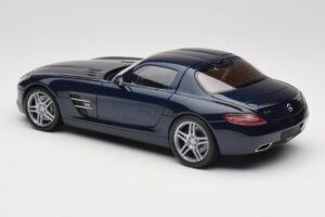 Mercedes SLS AMG C197 Blue Metallic Minichamps 1:18 180039021 Metal - imagen 7 de 8