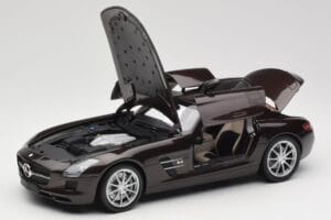 Mercedes AMG SLS C197 Brown Metallic Minichamps 1:18 100039028 Metal - imagen 2 de 8
