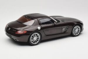 Mercedes AMG SLS C197 Brown Metallic Minichamps 1:18 100039028 Metal - imagen 3 de 8