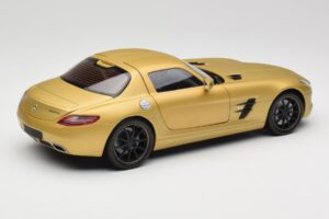 Mercedes AMG SLS C197 Dorado Minichamps 1:18 100039024 Metal - imagen 3 de 8