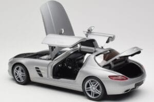 Mercedes AMG SLS C197 Grey Metallic Minichamps 1:18 100039025 Metal - imagen 5 de 8