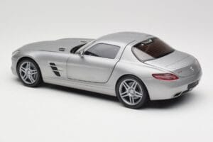Mercedes AMG SLS C197 Grey Metallic Minichamps 1:18 100039025 Metal - imagen 7 de 8