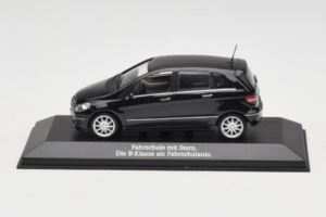 Mercedes B-Class W245 Autoescuela Negro Minichamps 1:43 MB005 Metal