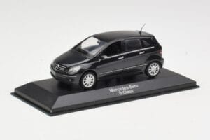 Mercedes B-Class W245 Cosmos Black Minichamps 1:43 B66962218 Metal - imagen 2 de 4