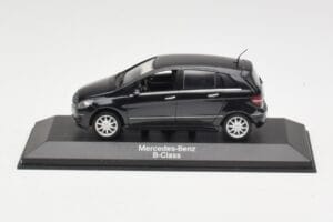 Mercedes B-Class W245 Cosmos Black Minichamps 1:43 B66962218 Metal