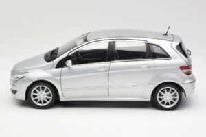 Mercedes B-Class W245 Plata Kyosho 1:18 B66962326 Metal - imagen 4 de 8