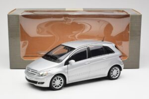 Mercedes B-Class W245 Plata Kyosho 1:18 B66962326 Metal - imagen 8 de 8