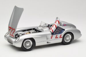 Mercedes 300 SLR W196S #722 S. Moss / D. Jenkinson Mille Miglia Winner 1955 Maisto 1:18 536887 Metal - imagen 2 de 8