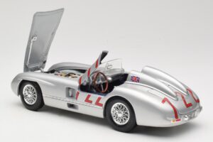 Mercedes 300 SLR W196S #722 S. Moss / D. Jenkinson Mille Miglia Winner 1955 Maisto 1:18 536887 Metal - imagen 5 de 8