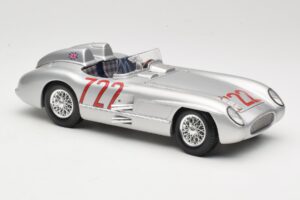 Mercedes 300 SLR W196S #722 S. Moss / D. Jenkinson Mille Miglia Winner 1955 Maisto 1:18 536887 Metal - imagen 6 de 8