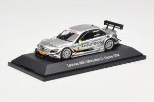 Mercedes C-Class C204 #8 R. Schumacher HWA DTM 2010 Minichamps 1:43 B66961414 Metal - imagen 2 de 4
