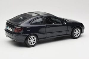 Mercedes C-Class Sports Coupe CL203 Azul Maisto 1:18 B66962124 Metal - imagen 3 de 8