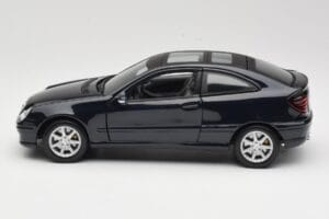 Mercedes C-Class Sports Coupe CL203 Azul Maisto 1:18 B66962124 Metal - imagen 4 de 8