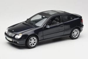 Mercedes C-Class Sports Coupe CL203 Azul Maisto 1:18 B66962124 Metal