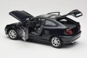 Mercedes C-Class Sports Coupe CL203 Azul Maisto 1:18 B66962124 Metal - imagen 5 de 8