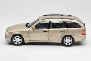 Mercedes C-Class T-Model W202 Smoke Silver Norev 1:18 183388 Metal - imagen 5 de 8