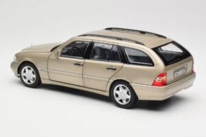 Mercedes C-Class T-Model W202 Smoke Silver Norev 1:18 183388 Metal - imagen 7 de 8