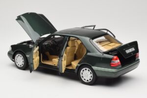 Mercedes C-Class W202 Malachite Green Norev 1:18 183372 Metal - imagen 3 de 8