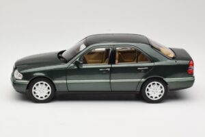 Mercedes C-Class W202 Malachite Green Norev 1:18 183372 Metal - imagen 7 de 8