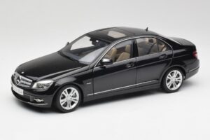 Mercedes C-Class W204 Avantgarde Obsidian Negro AUTOart 1:18 76264-R1 Metal