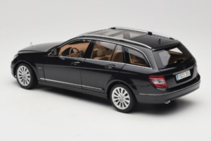 Mercedes C-Class W204 Estate Obsidian Black AUTOart 1:18 B66962349 Metal - imagen 7 de 8