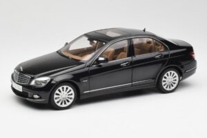 Mercedes C-Class W204 Obsidian Negro AUTOart 1:18 B66962365 Metal