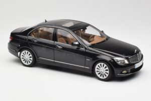 Mercedes C-Class W204 Obsidian Negro AUTOart 1:18 B66962365 Metal - imagen 6 de 8