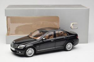 Mercedes C-Class W204 Obsidian Negro AUTOart 1:18 B66962365 Metal - imagen 8 de 8