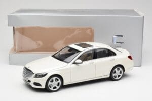 Mercedes C-Class W205 Diamond Blanco Metalizado Norev 1:18 B66960256 Metal - imagen 8 de 8