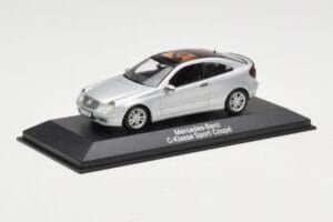 Mercedes C-Class W203 Sport Coupe Plata Minichamps 1:43 B66961916 Metal - imagen 2 de 4