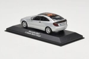 Mercedes C-Class W203 Sport Coupe Plata Minichamps 1:43 B66961916 Metal - imagen 3 de 4