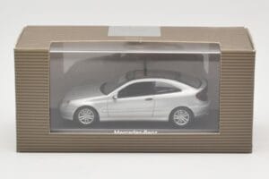Mercedes C-Class W203 Sport Coupe Plata Minichamps 1:43 B66961916 Metal - imagen 4 de 4