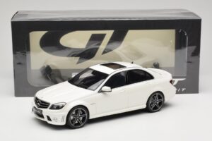 Mercedes C63 AMG W204 Diamond White GT Spirit 1:18 GT928 Resina - imagen 6 de 6