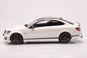 Mercedes AMG C63 W204 Edition 507 Blanco GT Spirit 1:18 GT899 Resina - imagen 3 de 6
