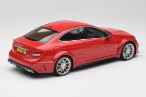 Mercedes AMG C63 W204 Rojo 2nd Choice GT Spirit 1:18 GT065-D1 Resina - imagen 2 de 6
