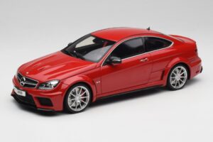 Mercedes AMG C63 W204 Rojo 2nd Choice GT Spirit 1:18 GT065-D1 Resina