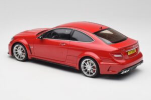 Mercedes AMG C63 W204 Rojo 2nd Choice GT Spirit 1:18 GT065-D1 Resina - imagen 5 de 6