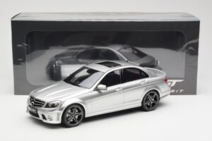 Mercedes C63 AMG W204 Plata GT Spirit 1:18 GT462 Resina - imagen 6 de 6